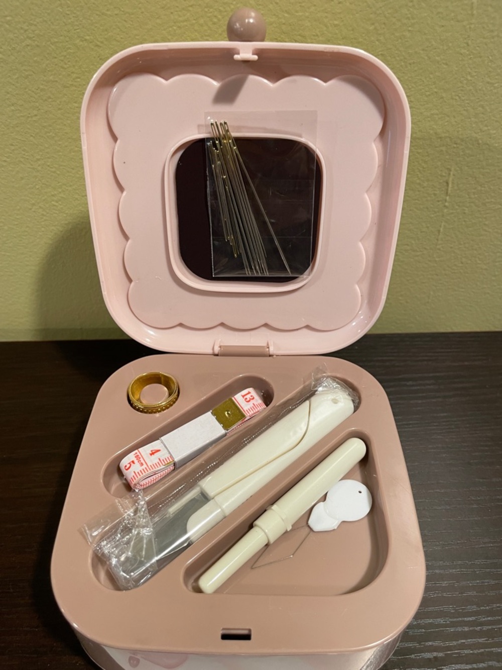Pink Portable Sewing Kit with Multicolor Threads - Picture 4 of 5